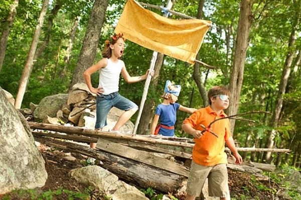 kids playing pirate