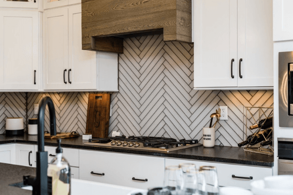 bold kitchen tile backsplash