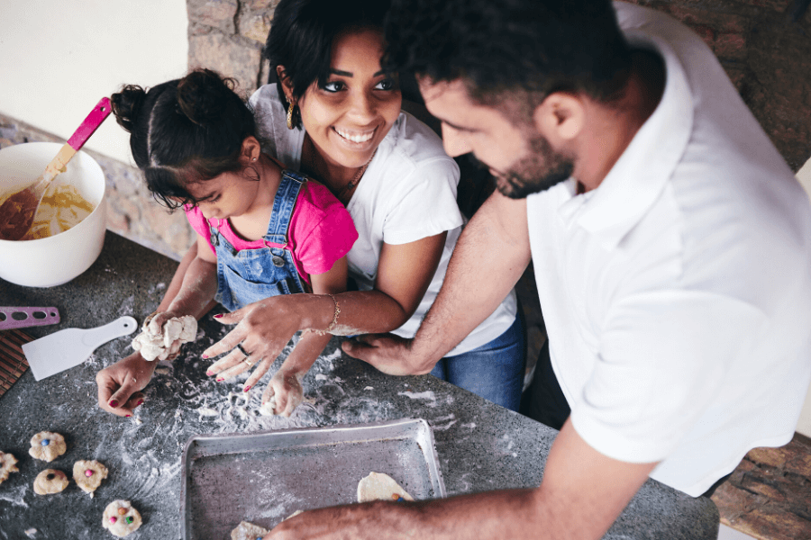 family baking cookies