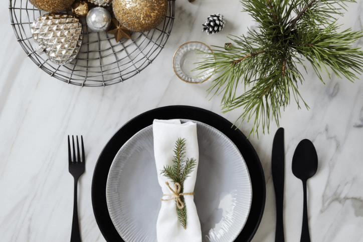 decorative holiday table setting